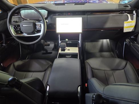 New 2025 Land Rover Range Rover Autobiography image 4
