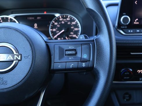 Used 2024 Nissan Rogue SV image 14