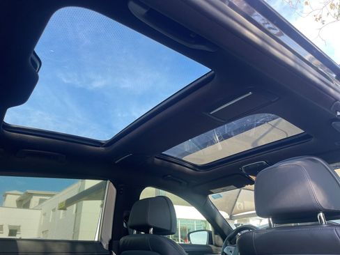 Used 2019 BMW 750i xDrive w/ Executive Package image 10