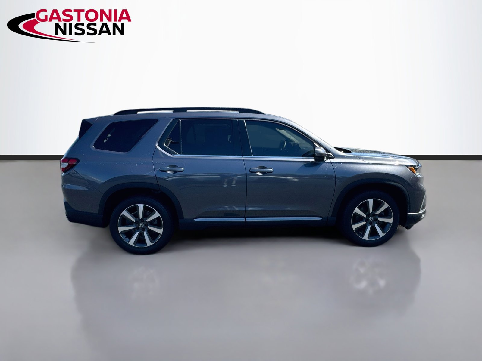 Used 2024 Honda Pilot Touring image 10