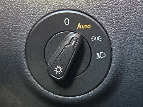 Used 2024 Volkswagen Taos SE image 20