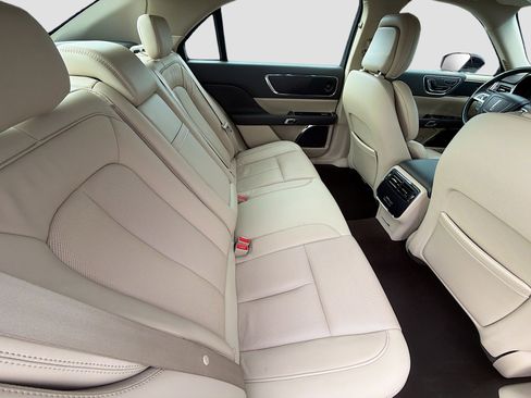 Used 2020 Lincoln Continental AWD w/ Premium Package image 27