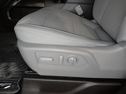 Certified 2022 Chevrolet Silverado 1500 RST image 17