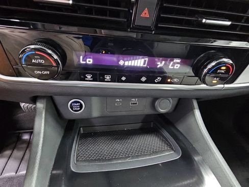 Used 2023 Nissan Rogue SV FWD image 19