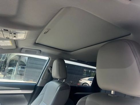 Used 2018 Toyota Highlander XLE AWD/4WD image 7
