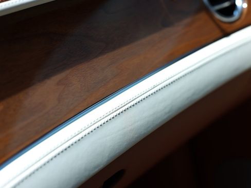 Used 2024 Bentley Continental GT image 25