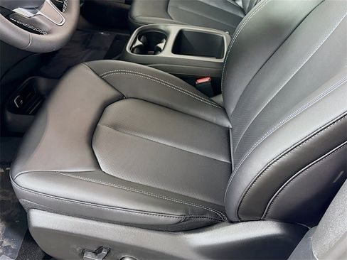 New 2026 Chrysler Voyager LX image 13