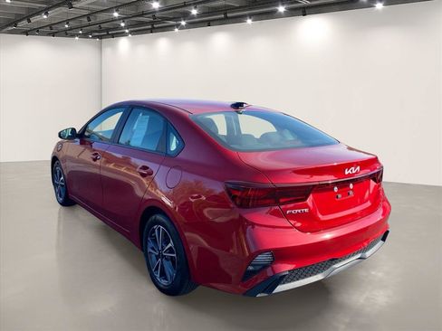 Certified 2023 Kia Forte LXS w/ LXS Technology Package FWD image 6