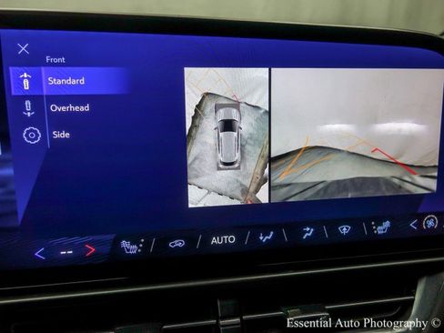 Used 2025 Chevrolet Equinox EV LT w/ Comfort Package image 22