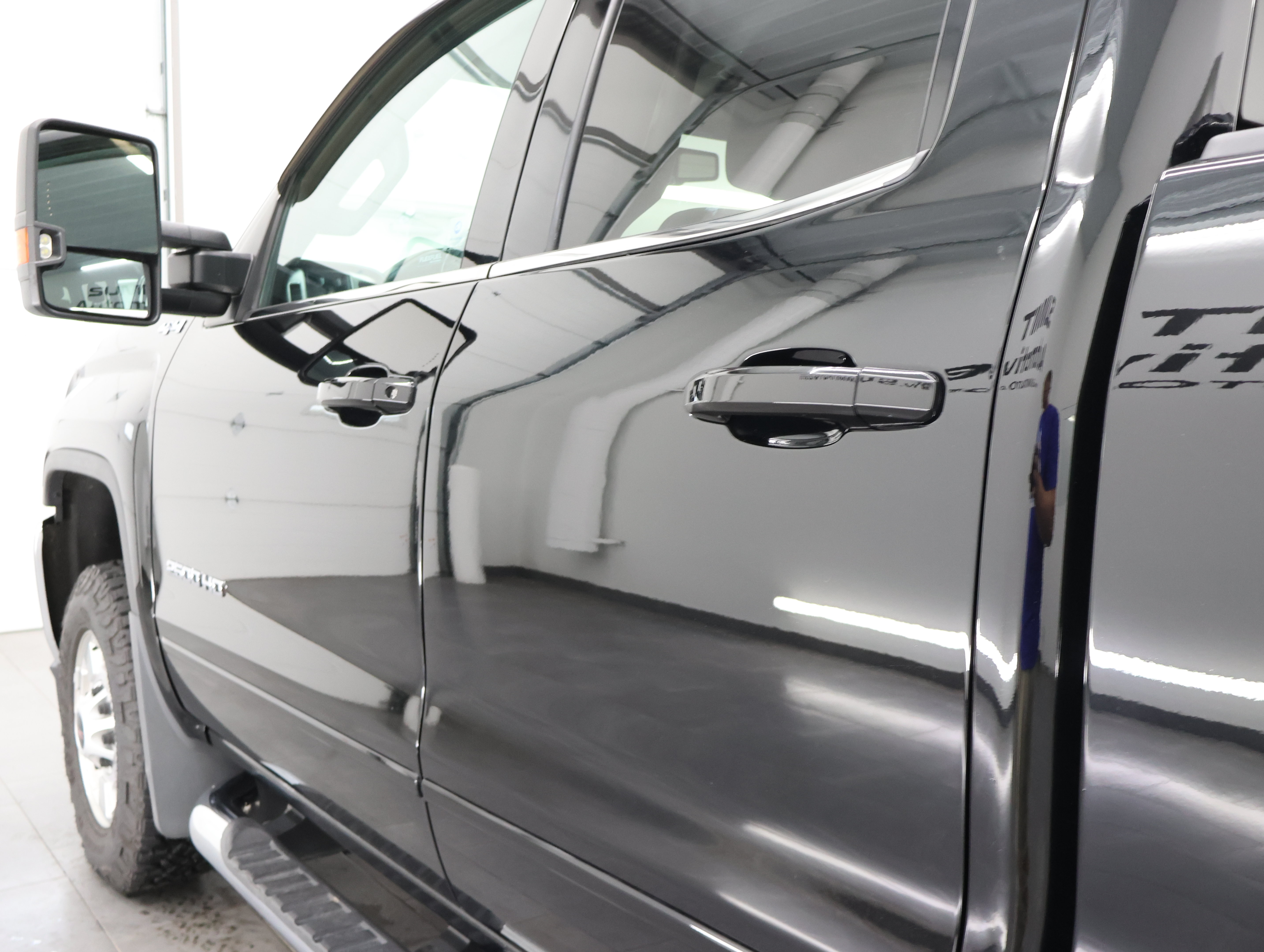 Used 2018 GMC Sierra 2500 SLE w/ HD SLE Preferred Plus Package AWD/4WD image 30