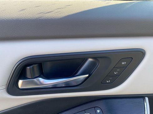 Used 2023 Nissan Rogue SL w/ SL Premium Package image 12