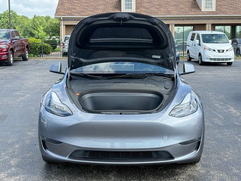 Used 2024 Tesla Model Y Long Range AWD/4WD image 33