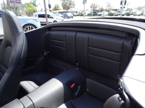 Used 2022 Porsche 911 Carrera w/ Premium Package RWD image 15