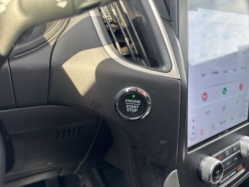 Used 2024 Ford Edge SEL w/ Convenience Package image 31