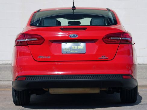 Used 2016 Ford Focus SE w/ Equipment Group 201A FWD image 10