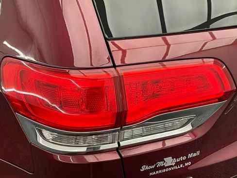 Used 2017 Jeep Grand Cherokee Limited AWD/4WD image 21