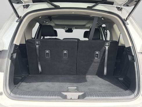 Certified 2023 Honda Pilot Touring image 10