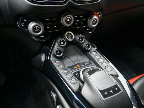 Used 2020 Aston Martin V8 Vantage Coupe image 28