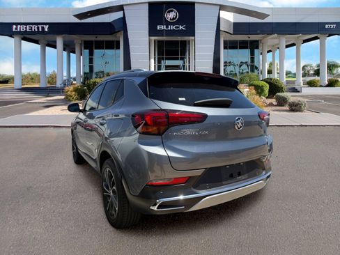 Used 2021 Buick Encore GX Essence w/ Advanced Technology Package FWD image 3