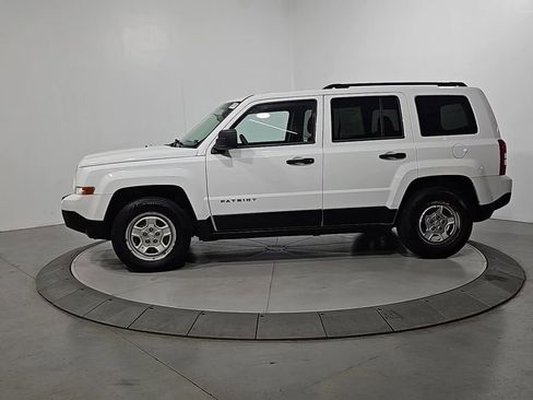 Used 2012 Jeep Patriot Sport FWD image 2