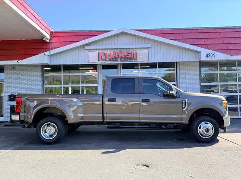 Used 2017 Ford F350 XL w/ STX Appearance Package AWD/4WD image 2
