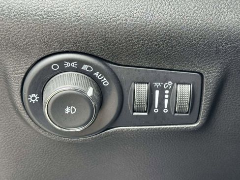 Used 2025 Jeep Compass Limited w/ High Altitude Package AWD/4WD image 19
