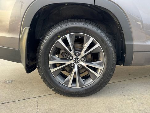 Used 2018 Toyota Highlander Plus image 27