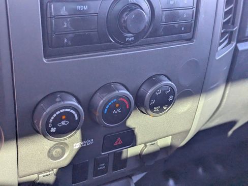 Used 2015 Nissan Titan S image 23