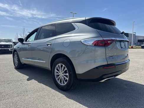 Used 2024 Buick Enclave Premium image 4