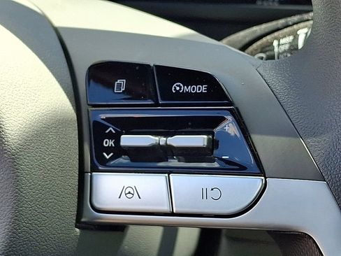Used 2023 Hyundai Elantra SEL FWD image 22