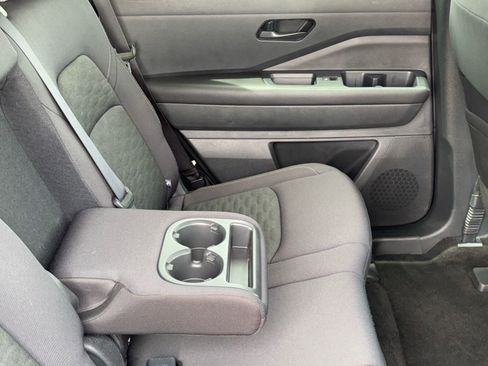 Used 2025 Nissan Pathfinder SV FWD image 11