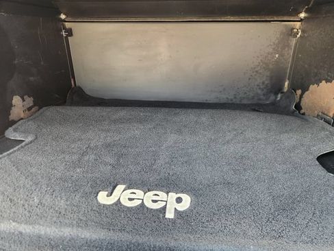 Used 2016 Jeep Wrangler Unlimited Rubicon w/ Connectivity Group AWD/4WD image 31
