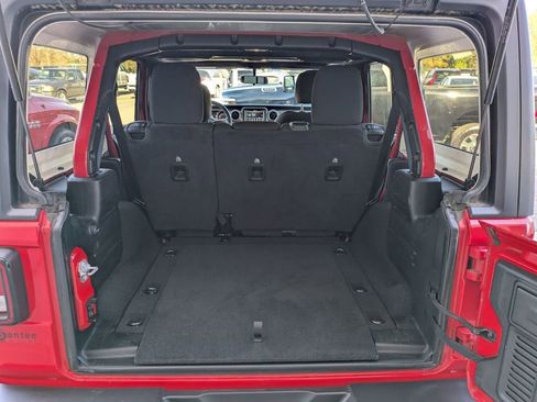 Used 2021 Jeep Wrangler Unlimited Sahara image 31