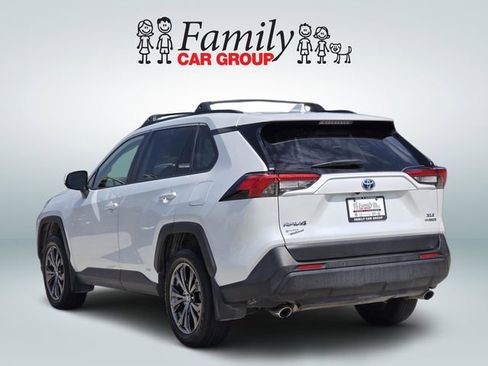 Used 2023 Toyota RAV4 XLE Premium image 3