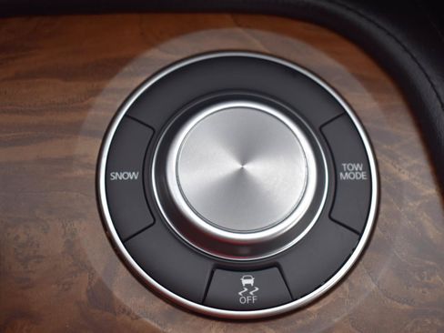 Used 2024 Nissan Armada SL w/ Captain's Chairs Package RWD image 45