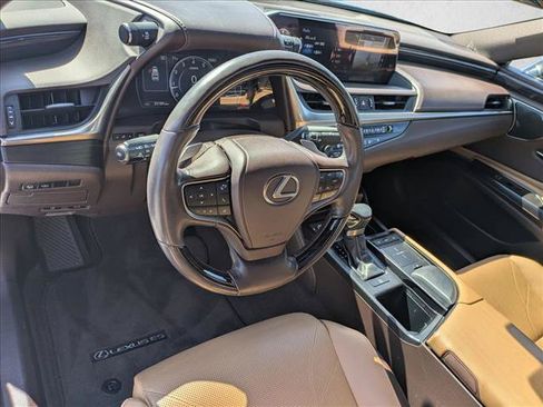 Used 2019 Lexus ES 350 Ultra Luxury w/ Accessory Package 2 FWD image 10