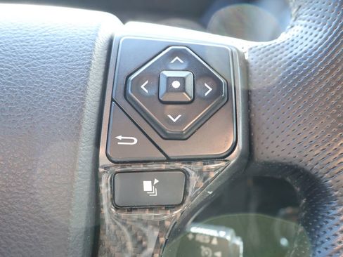 Used 2016 Toyota Tacoma TRD Sport w/ Towing Package AWD/4WD image 18