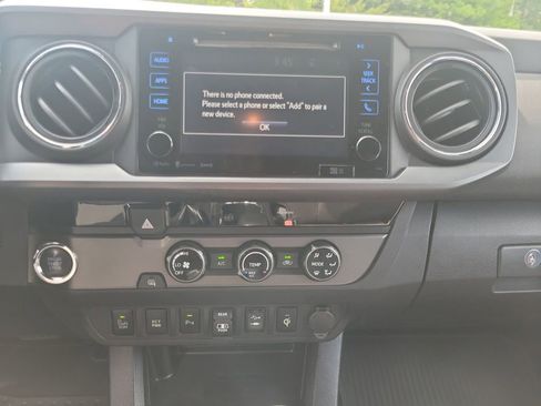 Used 2018 Toyota Tacoma TRD Off-Road w/ Technology Package RWD image 26