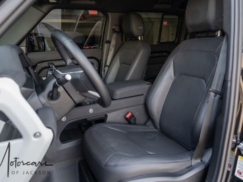 Used 2023 Land Rover Defender 110 S image 22