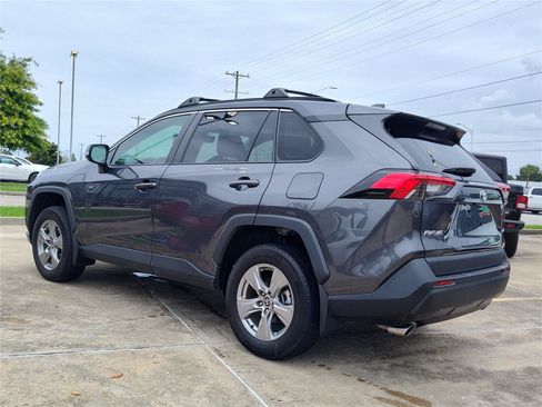 Used 2023 Toyota RAV4 XLE w/ Convenience Package FWD image 4