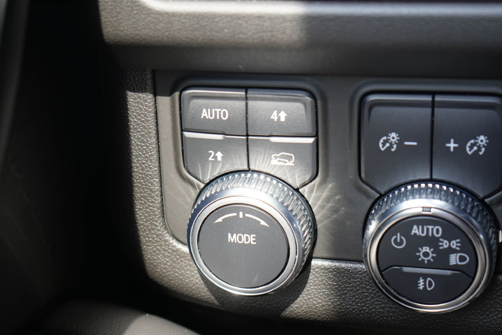 Used 2022 GMC Yukon SLE AWD/4WD image 28