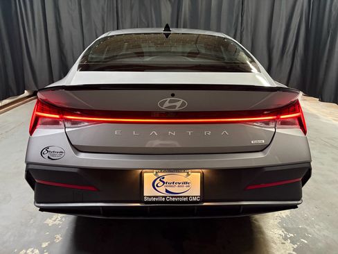 Used 2025 Hyundai Elantra SEL FWD image 6