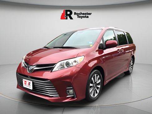 Certified 2020 Toyota Sienna XLE w/ XLE Navigation Package AWD/4WD image 3