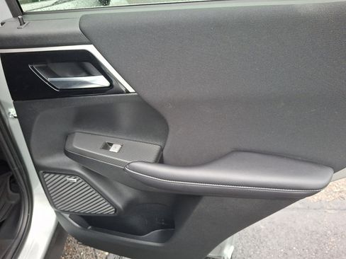 Used 2025 Mitsubishi Outlander ES AWD/4WD image 14