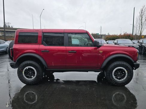 New 2026 Ford Bronco Badlands image 4