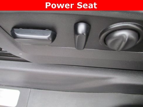 Used 2021 Chevrolet Silverado 1500 LT Trail Boss w/ Convenience Package II image 25