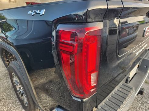 Used 2025 GMC Sierra 1500 SLT AWD/4WD image 6