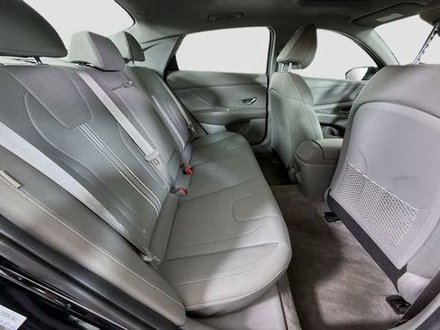 Used 2025 Hyundai Elantra SEL FWD image 27