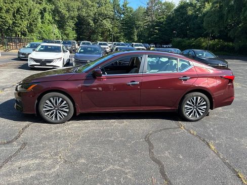 Certified 2024 Nissan Altima 2.5 SV w/ SV Premium Package AWD/4WD image 4