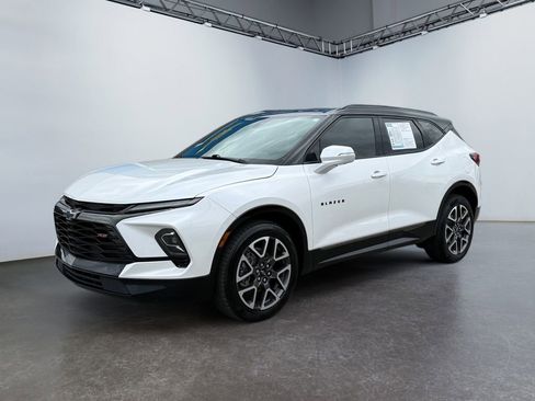 Used 2023 Chevrolet Blazer RS w/ Driver Confidence II Package FWD image 7